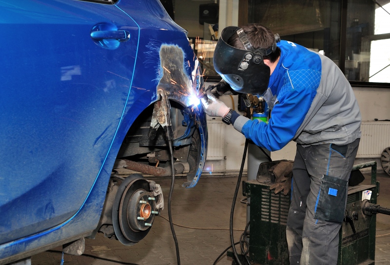 Karosářské práce – R Autoservis